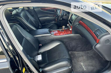 Седан Lexus LS 2010 в 