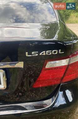 Седан Lexus LS 2007 в Косове