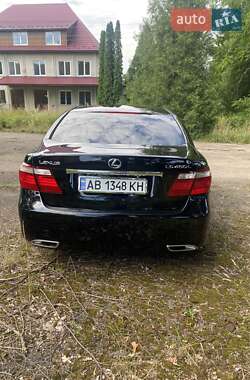 Седан Lexus LS 2007 в Косове