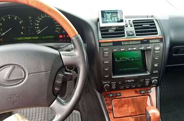 Седан Lexus LS 2000 в 