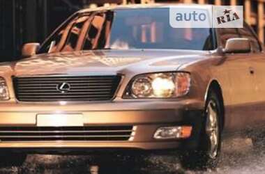 Седан Lexus LS 2000 в 