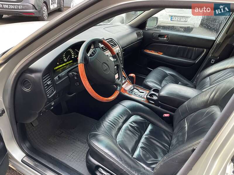 Седан Lexus LS 2000 в Дунаевцах