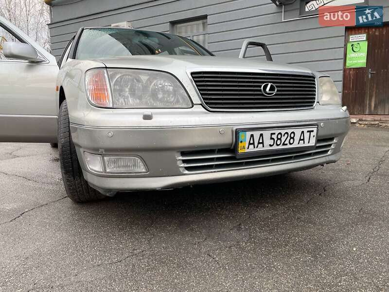 Седан Lexus LS 2000 в Дунаевцах