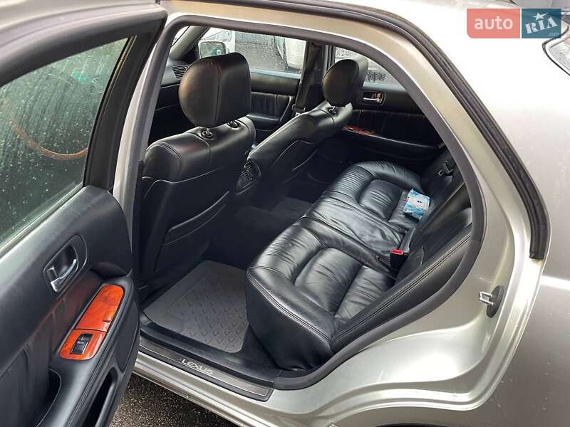 Седан Lexus LS 2000 в Дунаевцах