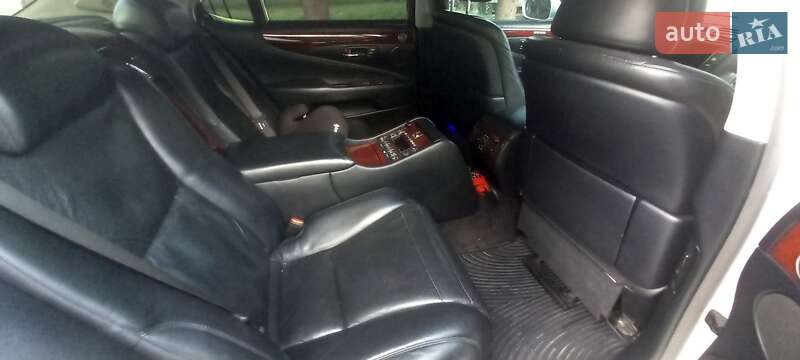 Седан Lexus LS 2007 в Черновцах