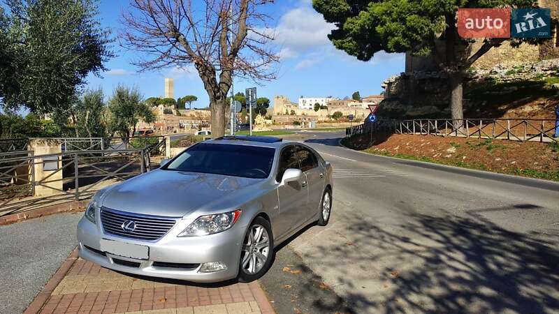 Седан Lexus LS 2008 в Києві