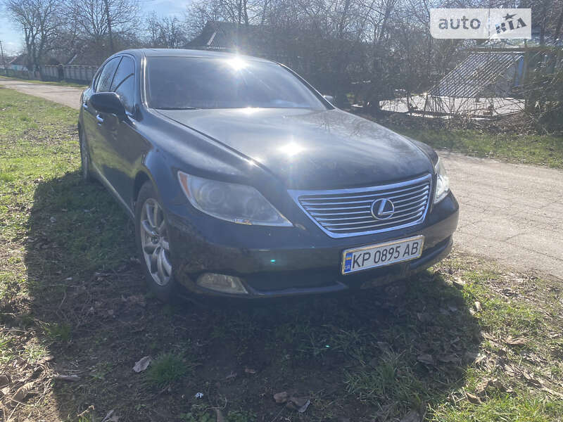 Седан Lexus LS 2007 в Умані