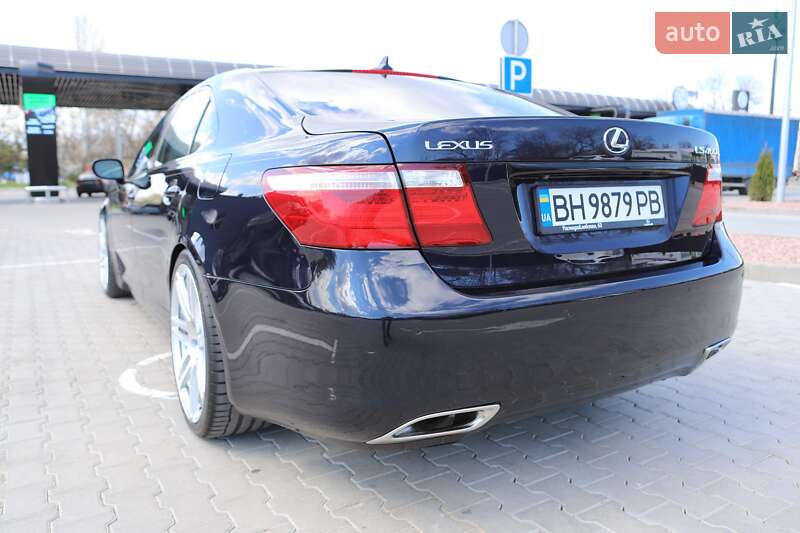 2006 Lexus LS-460L, VIN JTHGL46F975007257:plate — photo 1 (autoria)