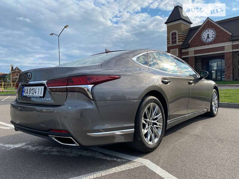 Седан Lexus LS 2018 в Киеве