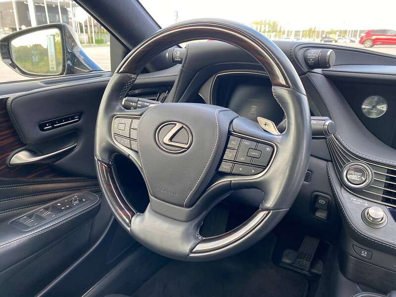Седан Lexus LS 2018 в Киеве