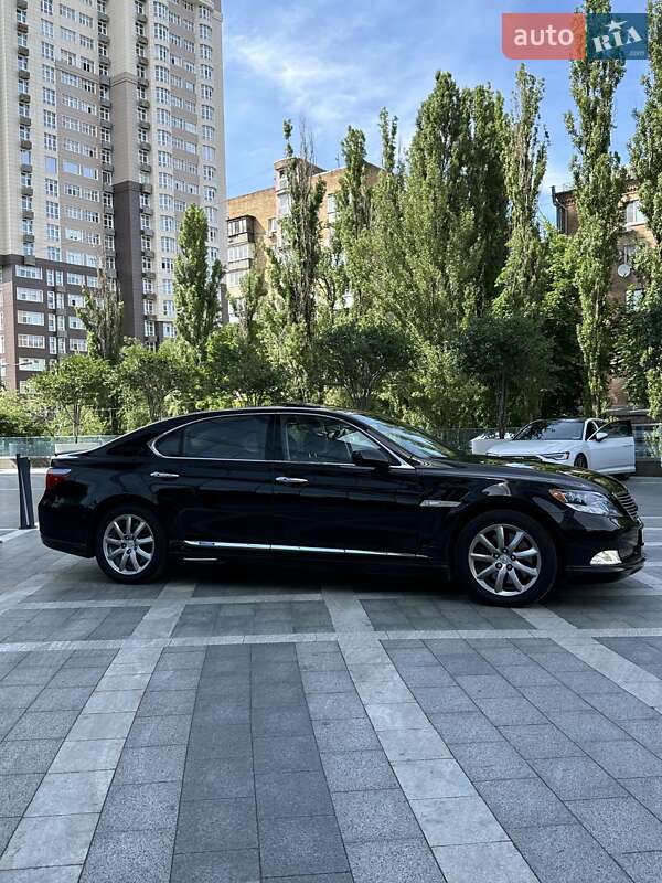Седан Lexus LS 2008 в Киеве