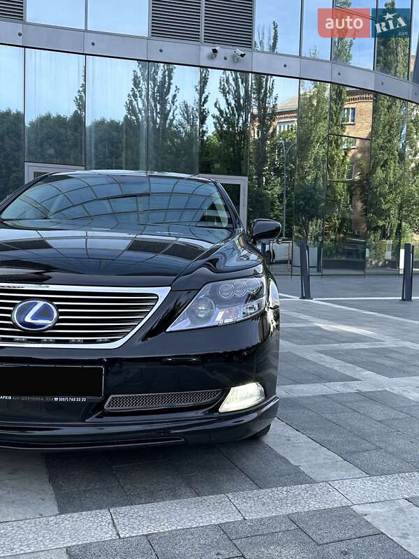 Седан Lexus LS 2008 в Киеве