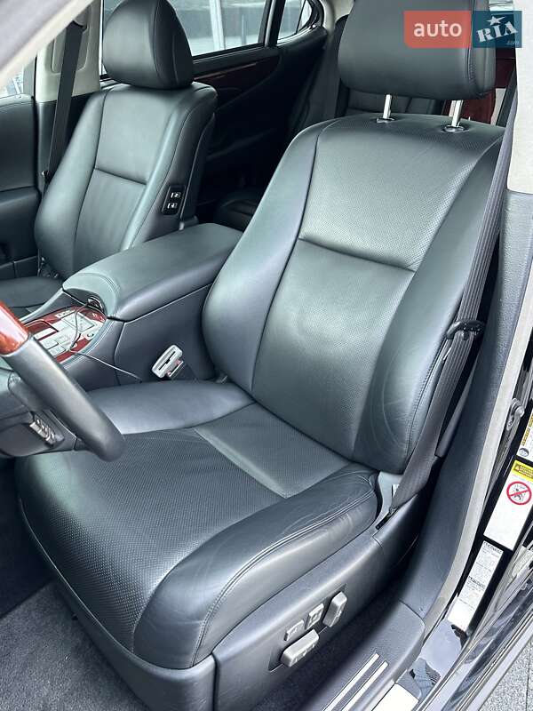 Седан Lexus LS 2008 в Киеве