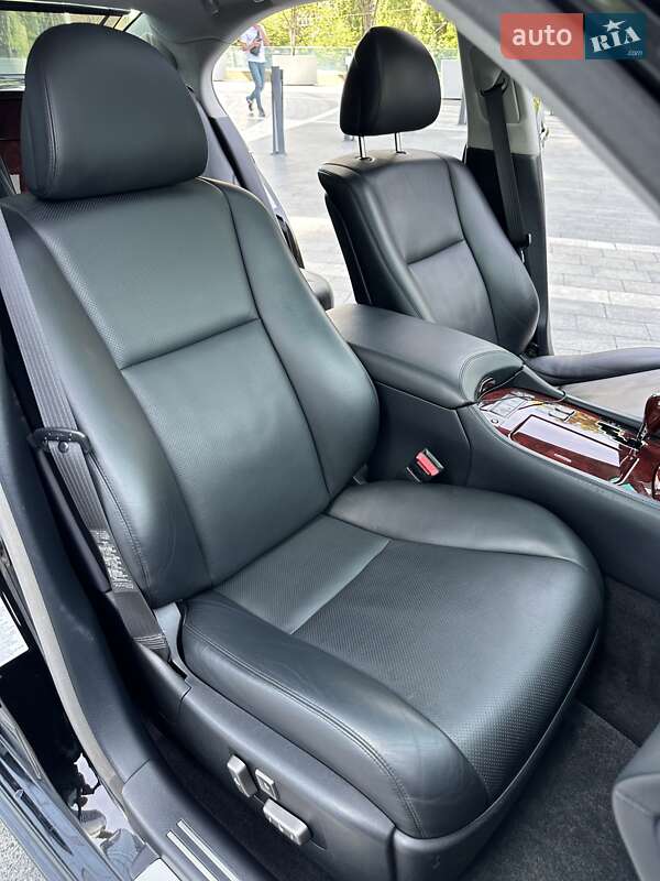 Седан Lexus LS 2008 в Киеве