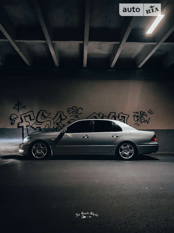Седан Lexus LS 2003 в Киеве