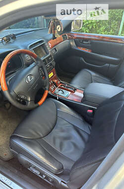 Седан Lexus LS 2003 в Киеве