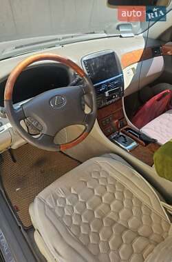 Седан Lexus LS 2004 в 