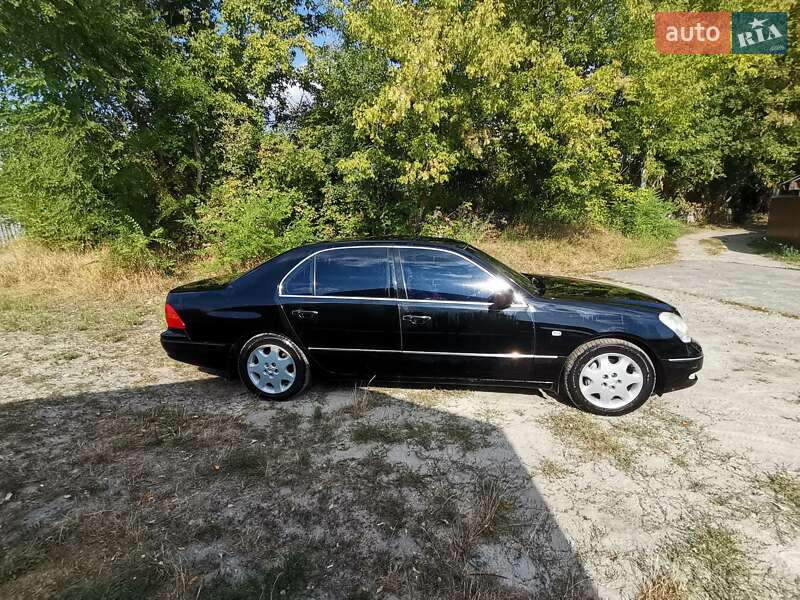 Седан Lexus LS 2003 в 