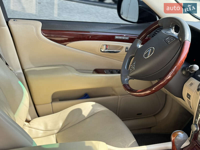 Седан Lexus LS 2008 в Коломые
