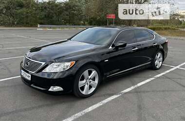 Седан Lexus LS 2007 в Бучі