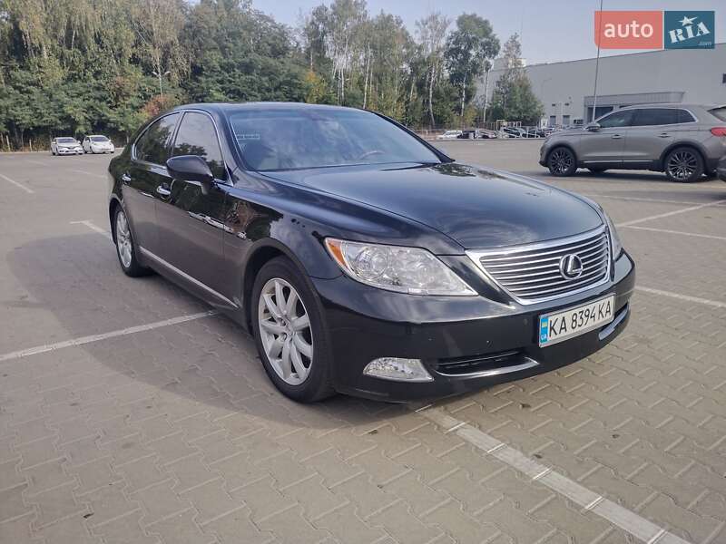 Седан Lexus LS 2008 в Чернігові