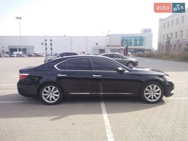 Седан Lexus LS 2008 в Чернигове