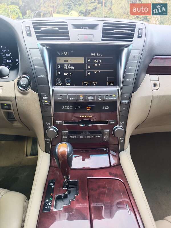 Седан Lexus LS 2008 в Чернигове