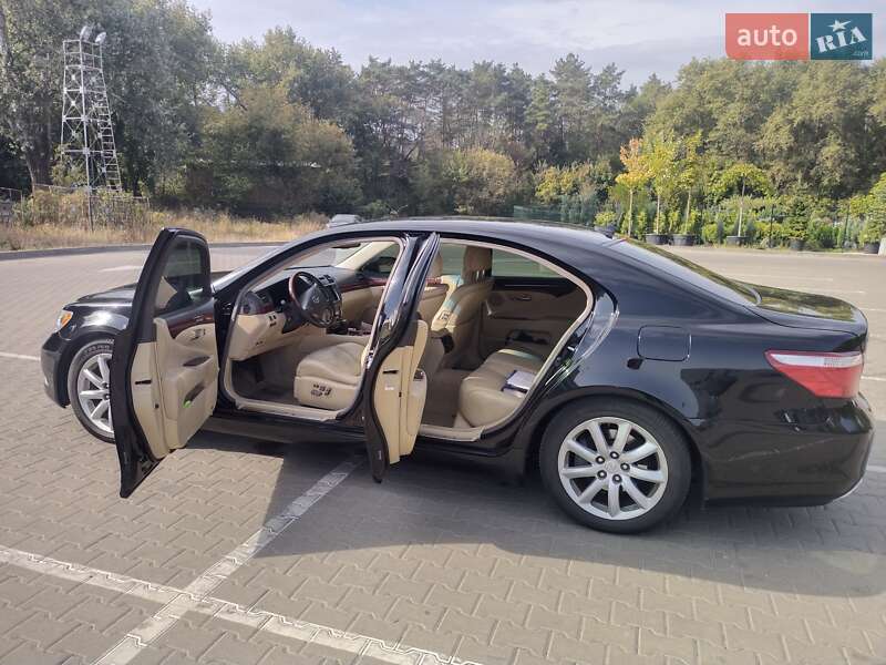 Седан Lexus LS 2008 в Чернигове