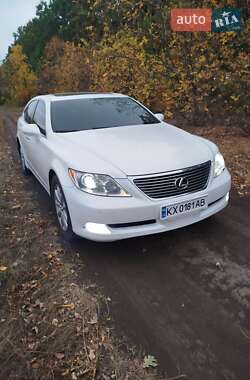 Седан Lexus LS 2008 в Чугуєві