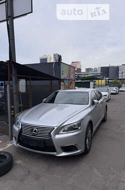 Седан Lexus LS 2013 в 