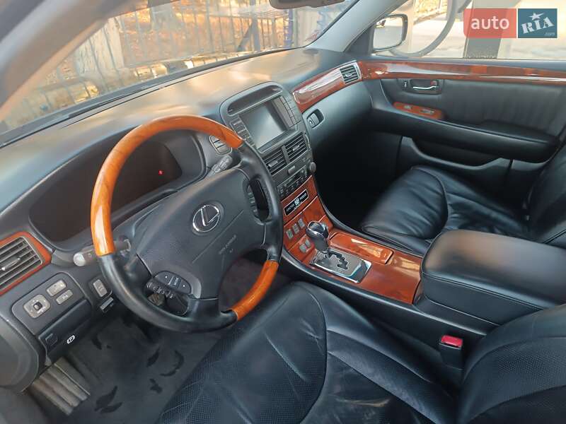 Седан Lexus LS 2004 в Кривому Розі