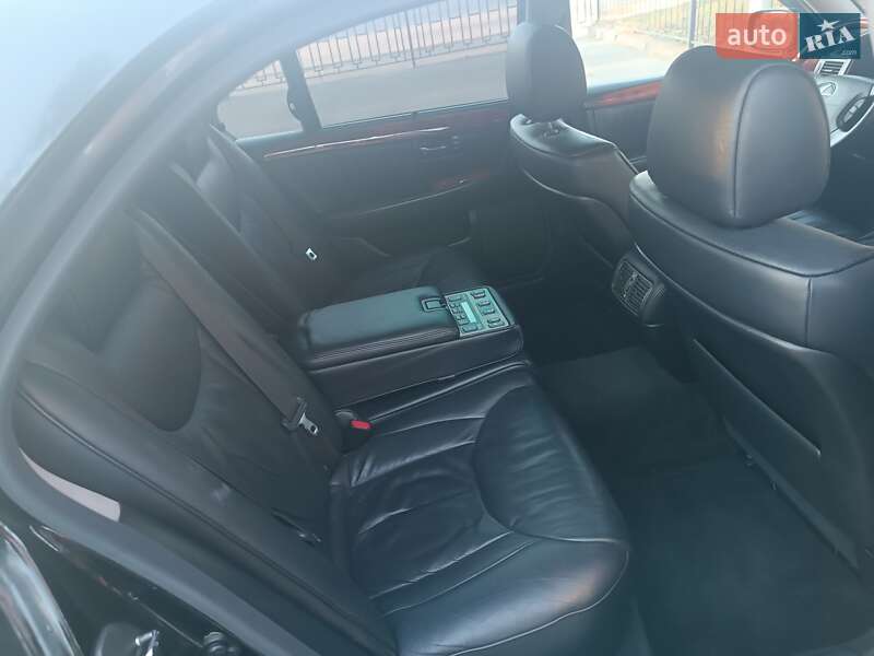 Седан Lexus LS 2004 в Кривому Розі