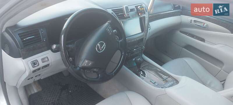 Седан Lexus LS 2007 в Житомире