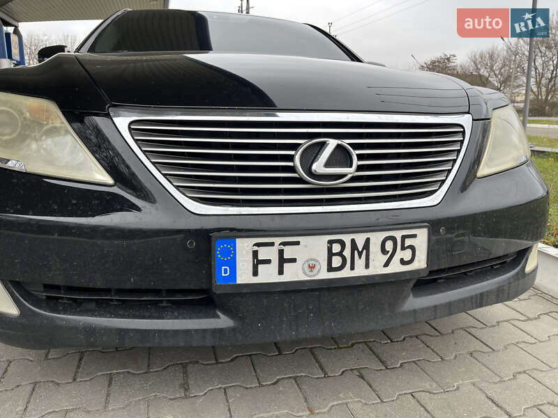 Седан Lexus LS 2008 в Доброполье