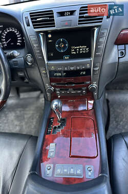 Седан Lexus LS 2008 в 