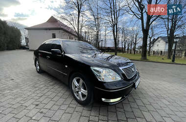 Седан Lexus LS 2004 в Калуші