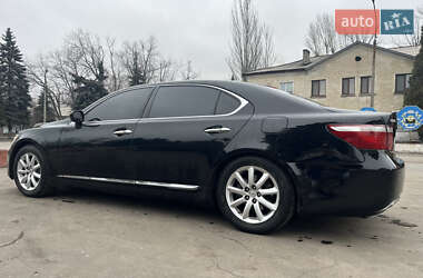 Седан Lexus LS 2008 в Доброполье