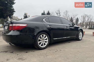 Седан Lexus LS 2008 в Доброполье