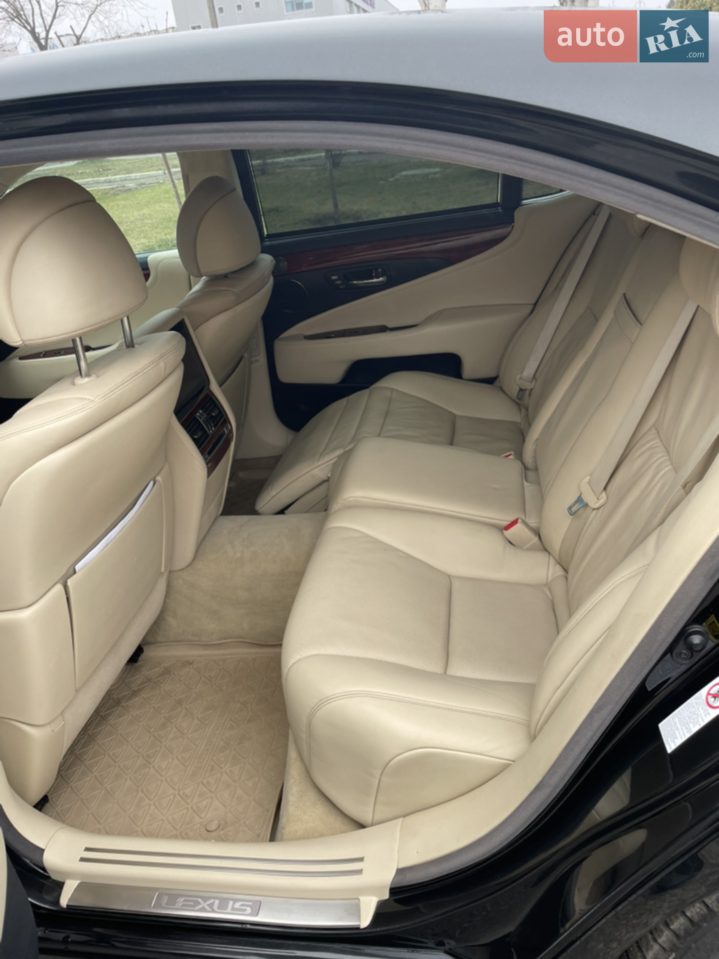 2012 Lexus LS - мініатюра 9