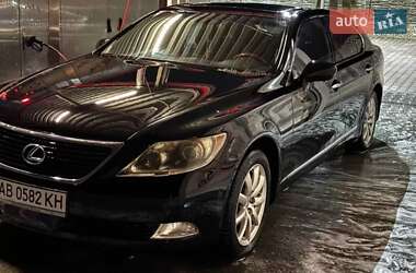 Седан Lexus LS 2007 в Виннице