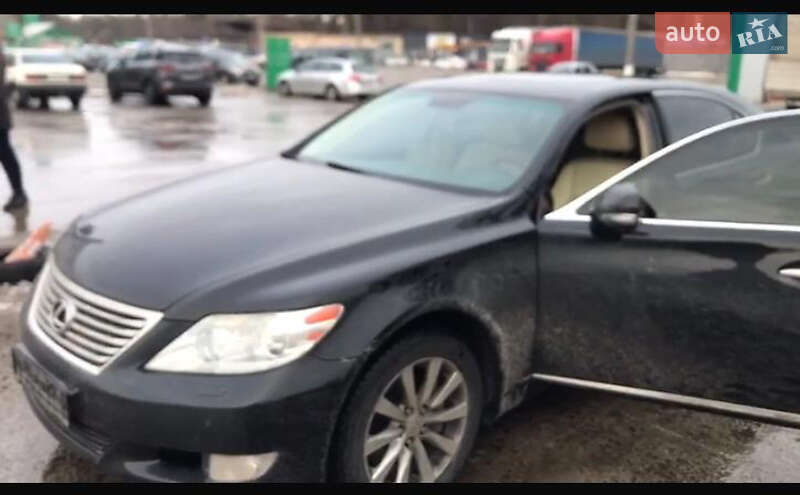 Lexus LS 2010