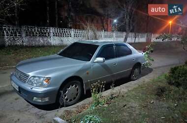 Седан Lexus LS 1998 в Кривому Розі