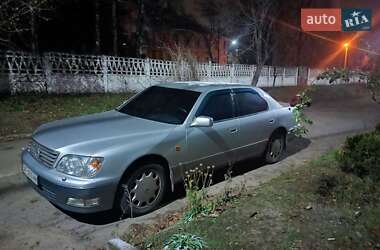 Седан Lexus LS 1998 в 