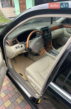Седан Lexus LS 2001 в 