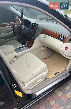 Седан Lexus LS 2001 в 