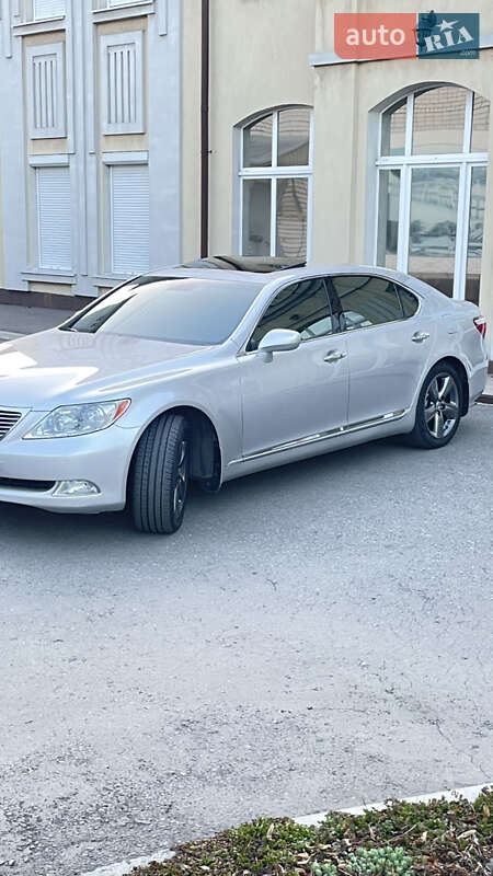 Седан Lexus LS 2008 в Дніпрі