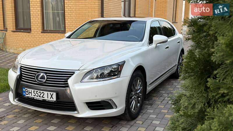 Седан Lexus LS 2013 в 