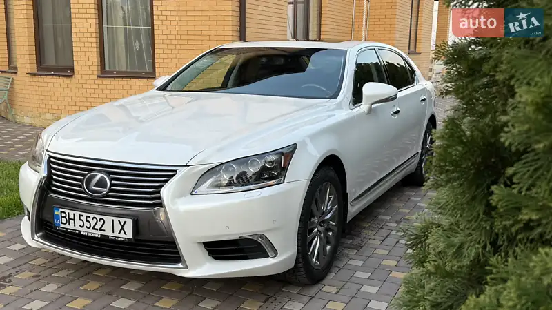 Седан Lexus LS 2013 в 