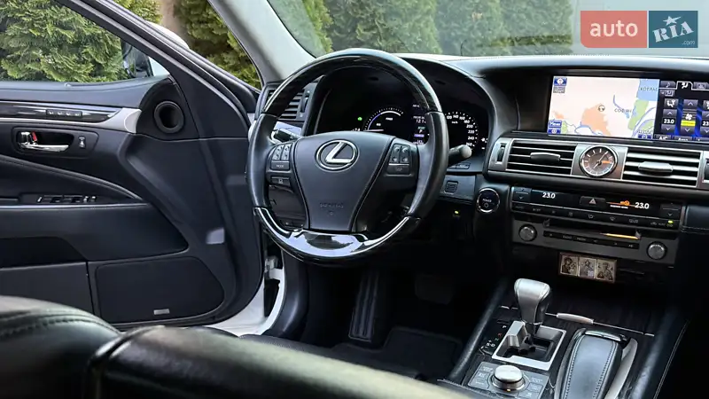 Седан Lexus LS 2013 в 