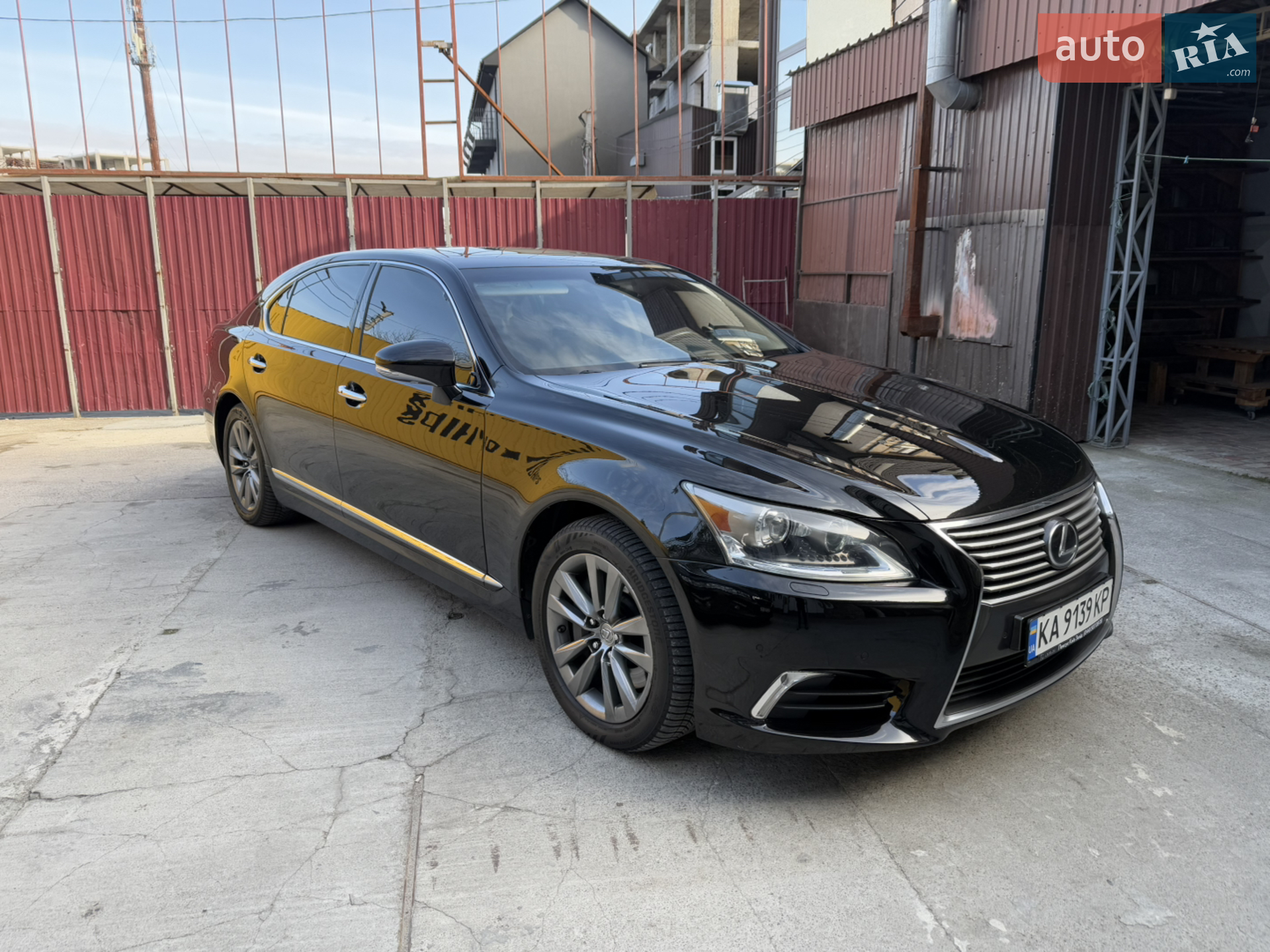 2012 Lexus LS - мініатюра 3